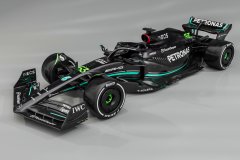 mercedes-2023-ladeado3